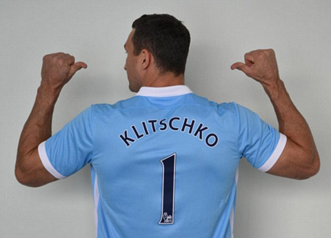 Wladimir Klitschko trong màu áo Man City