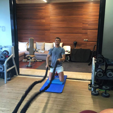 Ronaldo tập luyện tại nhà