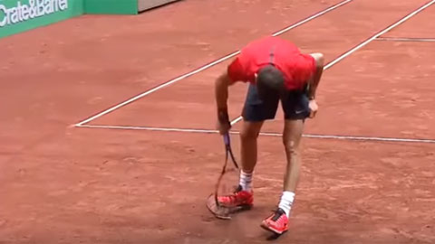 Bạn trai cũ Sharapova đập gãy vợt 3 lần ở chung kết Istanbul