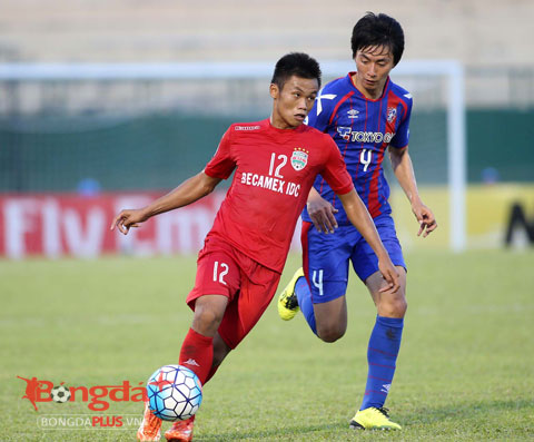 Những tài năng trẻ như Duy Khánh (áo đỏ) đã chơi rất tốt khi được trao cơ hội - Ảnh: Anh Tài