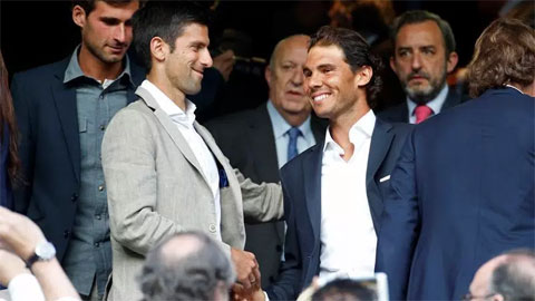 Nadal và Djokovic tay bắt mặt mừng trên sân Bernabeu
