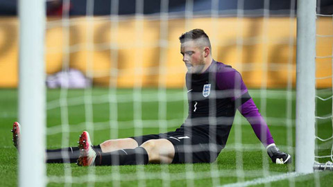 Butland bị chấn thương mắt cá chân trong trận giao hữu giữa ĐT Anh vs ĐT Đức và phải nghỉ thi đấu tới đầu mùa giải 2016/17