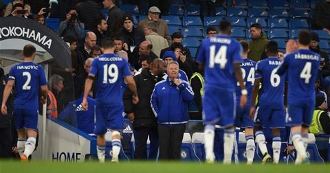 Chelsea đã chẳng còn mục tiêu chiến đấu khi Hazard tỏa sáng