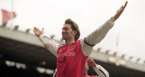 2. Tony Adams - 255 trận, tỷ lệ giữ sạch lưới 45,1%. Với những gì đã cống hiến cho Arsenal, Adams xứng đáng được coi là trung vệ vĩ đại nhất của đội bóng này.