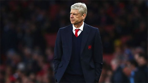Wenger giận dữ bác tin đồn gia hạn với Arsenal