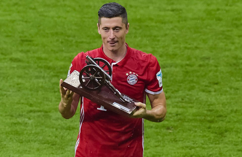 Tiền đạo Lewandowski nhận danh hiệu Vua phá lưới Bundesliga với 30 bàn thắng