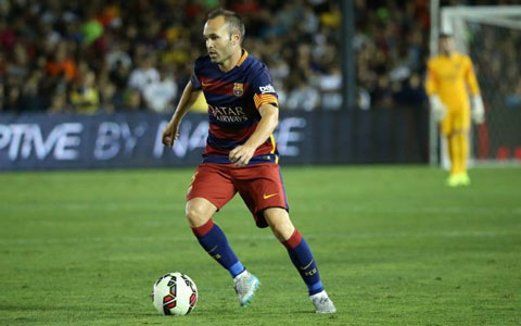 Tuổi tác đã in hằn lên bước chạy của Iniesta 