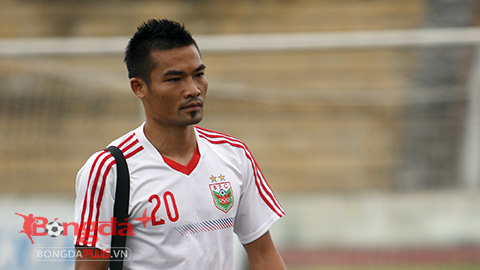 Trung vệ lên tuyển Việt Nam lĩnh án treo giò 3 trận tại V.League