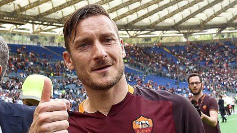 Totti ở lại Roma thêm 1 năm