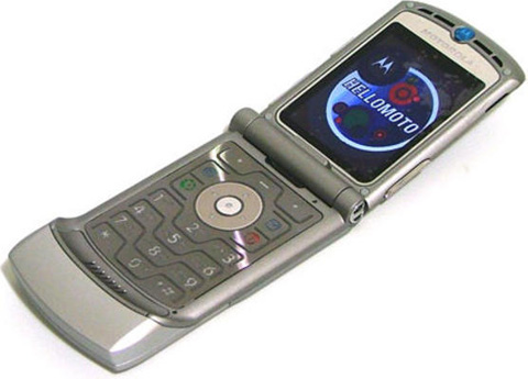 Motorola Razr V3 chiếc điện thoại nắp gập đình đám một thời của Motorola