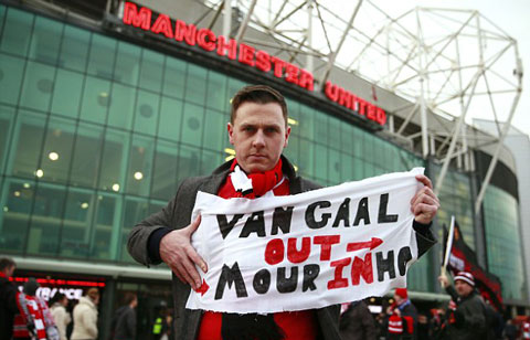 NHM M.U ủng hộ Mourinho thay Van Gaal