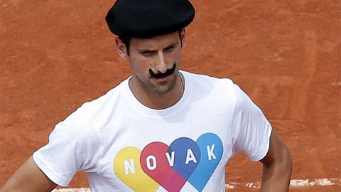 Djokovic diễn trò hề tại Pháp mở rộng