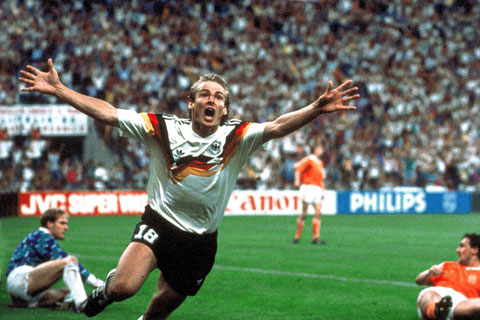 Klinsmann ăn mừng sau bàn thắng vào lưới Hà Lan năm 90