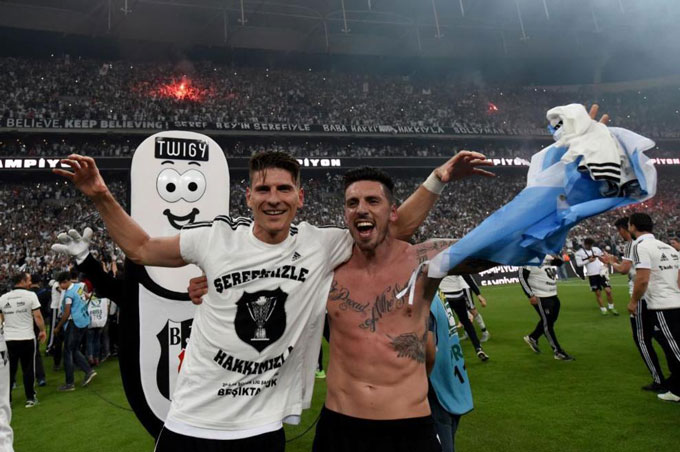 Jose Sosa không thành công tại Atletico nhưng hiện tại anh đang thăng hoa trong màu áo Besiktas