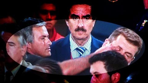 Mourinho chọc vào mắt Tito Vilanova