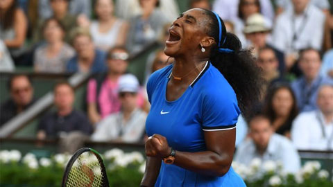 Serena Williams vất vả đi tiếp ở Roland Garros