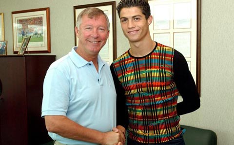 Ronaldo sau khi ký hợp đồng với M.U
