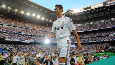 Lễ ra mắt hoành tráng của Ronaldo ở sân Bernabeu