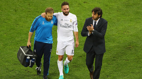 Dính chấn thương, Carvajal bật khóc vì sợ lỡ EURO 2016