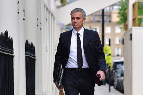 HLV Mourinho sẽ tiếp quản băng ghế huấn luyện M.U từ cuối tuần này