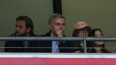 Mourinho dự khán trận giao hữu Anh - Bồ Đào Nha