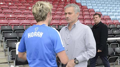 HLV Mourinho và Niall Horan, thành viên ban nhạc One Direction