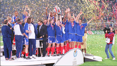 Pháp vô địch EURO 2000: May mắn thuộc về kẻ mạnh