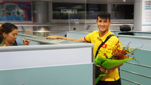 ĐT Việt Nam rạng rỡ ngày trở về với chức vô địch giải giao hữu