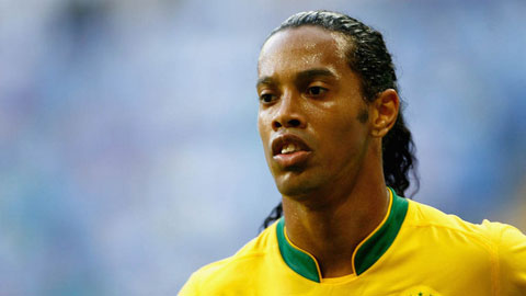 Ronaldinho bị đội bóng Thái Lan hờ hững