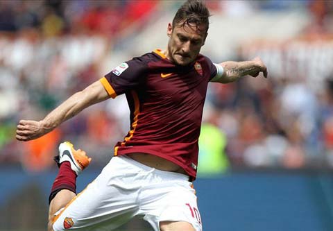 Totti gắn bó thêm 1 năm với AS Roma