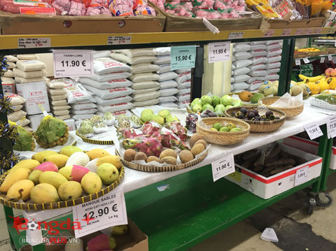 Hoa quả Việt đầy ắp trong siêu thị