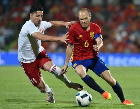 Trận đấu đêm qua cho thấy Iniesta là cầu thủ không thể thay thế