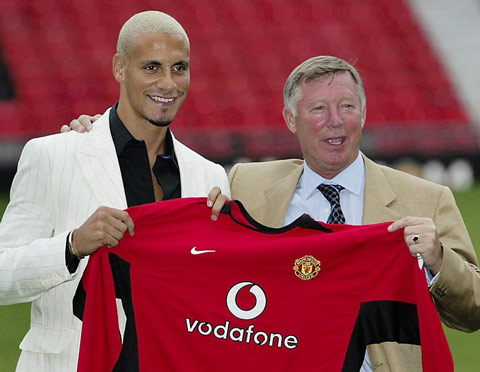 Sự xuất hiện của Rio Ferdinand đã giải quyết bài toán hàng thủ cho Alex Ferguson