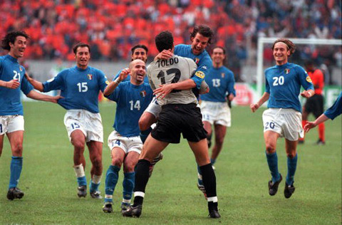 Toldo đã chơi tuyệt hay tại EURO 2000 nhưng cuối cùng vẫn thất bại