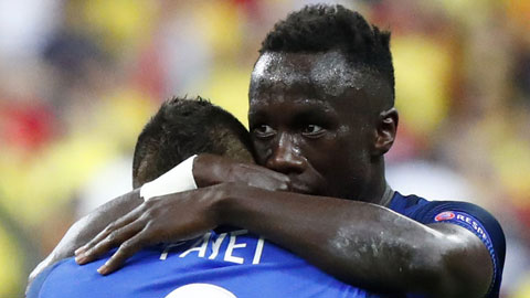 Pháp thắng trận khai màn EURO 2016: Điệu "Bleus" run rẩy