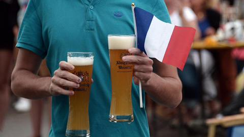 Pháp cấm rượu, bia để hạn chế bạo lực tại EURO 2016