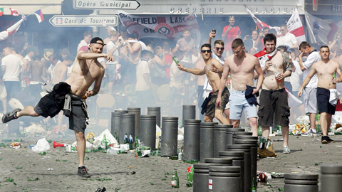 Đằng sau vấn nạn hooligan tại EURO 2016