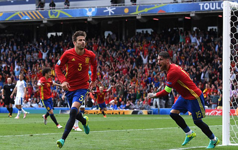 Tây Ban Nha đã có khởi đầu tốt trong hành trình bảo vệ ngôi vô địch ở giải đấu này