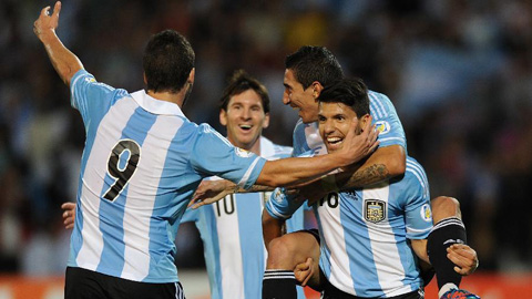Argentina trên đường chinh phục Copa America bằng đội hình huyền thoại