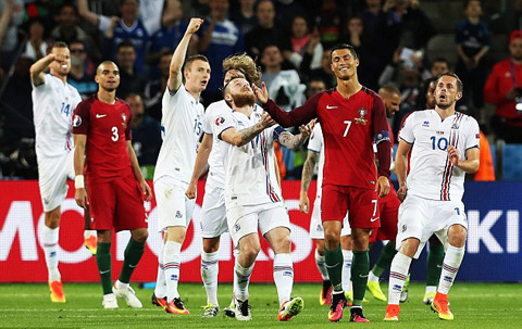 Iceland ăn mừng khi cầm hòa Ronaldo