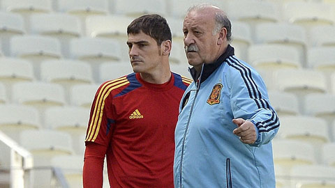 Del Bosque đau đớn khi phải để Casillas ngồi dự bị