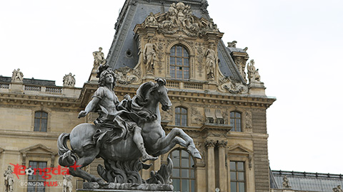 Từ Paris: Ngỡ ngàng trước vẻ tráng lệ của bảo tàng Louvre