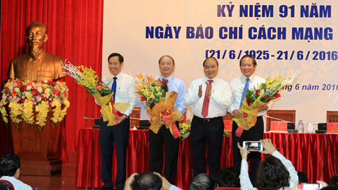 Thủ tướng Chính phủ Nguyễn Xuân Phúc gặp mặt lãnh đạo các cơ quan báo chí