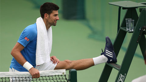Djokovic, Serena trên sân tập ở Wimbledon