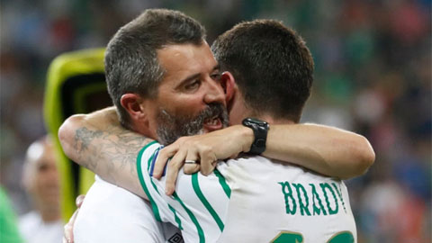 Roy Keane rơi lệ khi CH Ireland đánh bại Italia