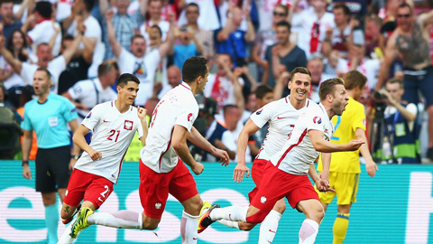 Ba Lan lợi thế hơn Thụy Sỹ nhờ những ngôi sao trong đội hình