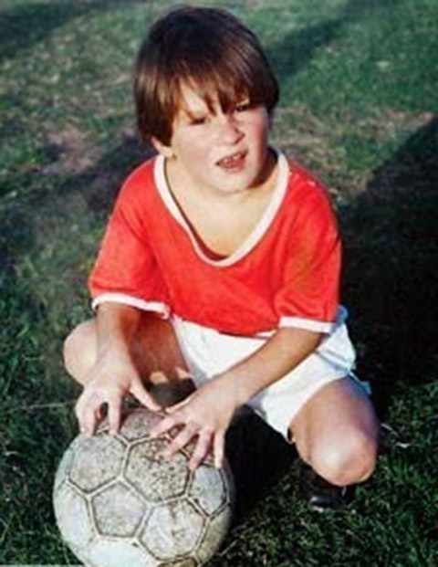 Messi nhỏ: Xem ảnh Messi nhỏ xinh xắn và đầy tài năng này và bạn sẽ thấy tại sao anh ấy được coi là một trong những cầu thủ xuất sắc nhất mọi thời đại.