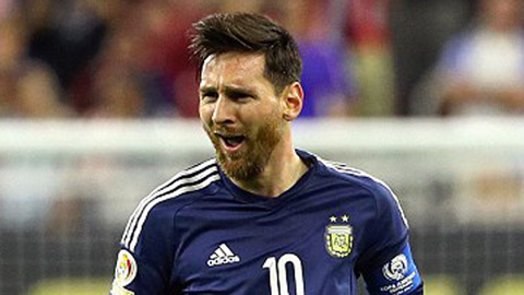 Minh Tuấn giải thích hiện tượng trượt phạt đền của  Messi, Oezil