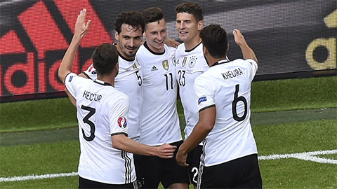 Đức 3-0 Slovakia: Xe tăng dễ dàng vào tứ kết