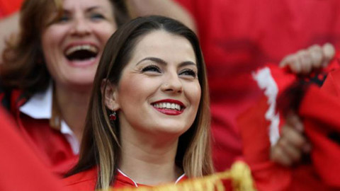 Nữ CĐV Ba Lan 'đốt cháy' các sân cỏ EURO 2016